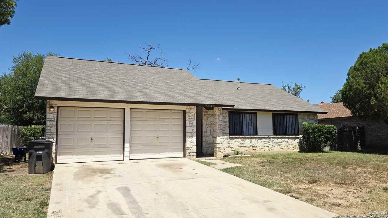 3043 Timber View Dr - Photo 2 of 20