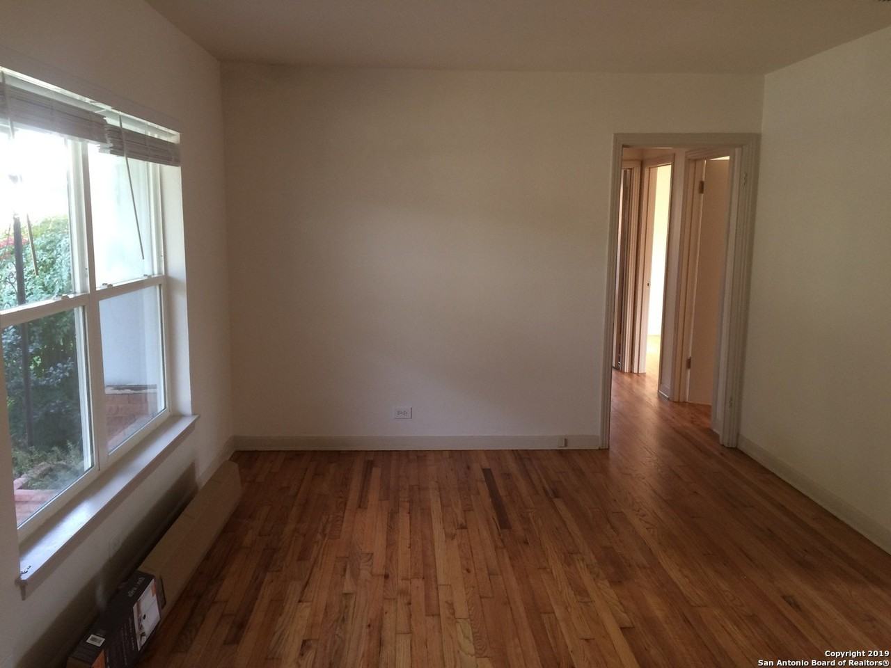 1204 Wiltshire Ave - Photo 5 of 22