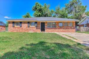 featured image of 329 E View Dr #1