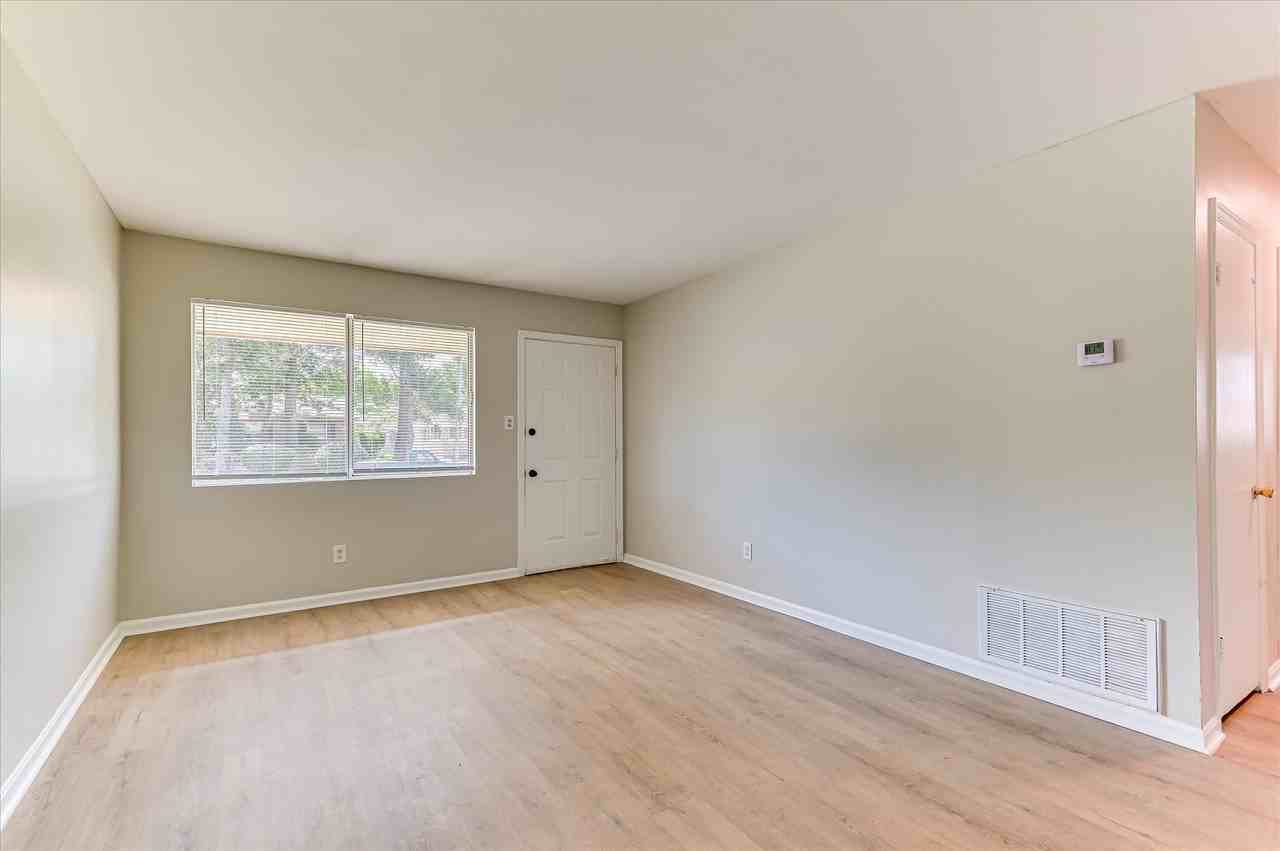 329 E View Dr #1 - Photo 5 of 33
