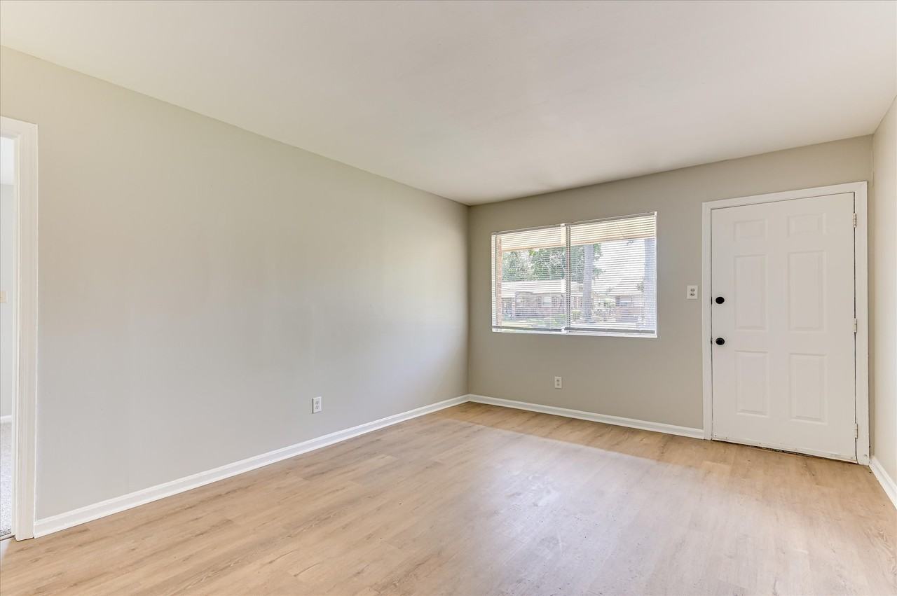 329 E View Dr #1 - Photo 6 of 33