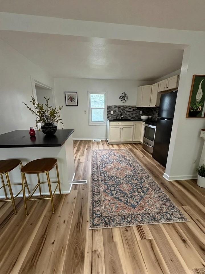 118 Alden Ave E #1 - Photo 3 of 31