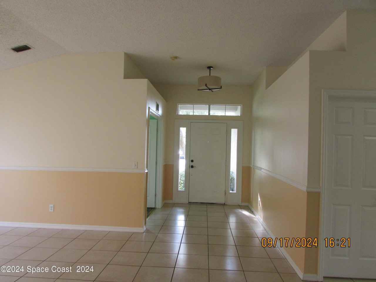 1065 Sedgewood Cir - Photo 6 of 41