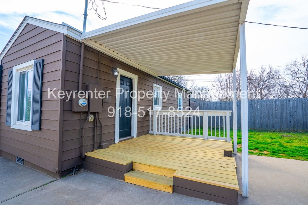 2232 S Marion Ave - Photo 6 of 14