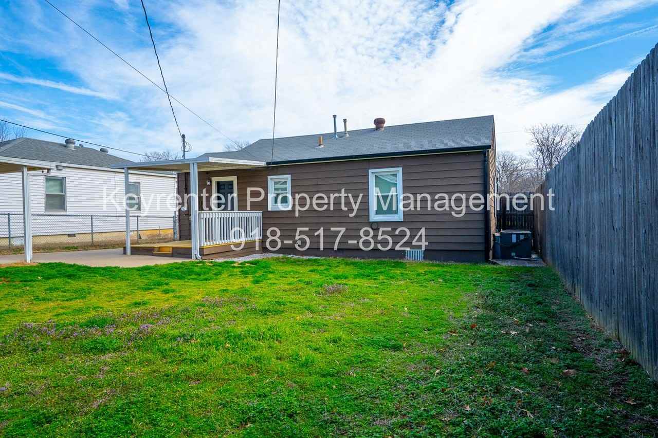 2232 S Marion Ave - Photo 7 of 14