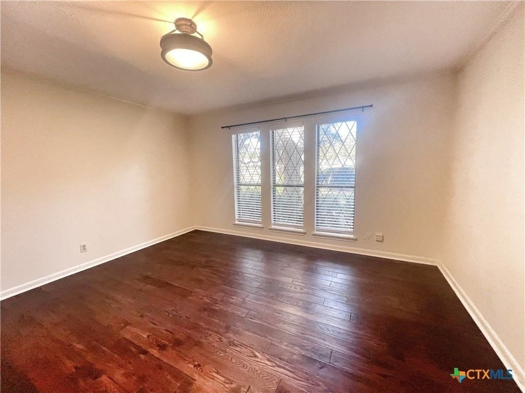 1438 Plumeria St - Photo 4 of 30