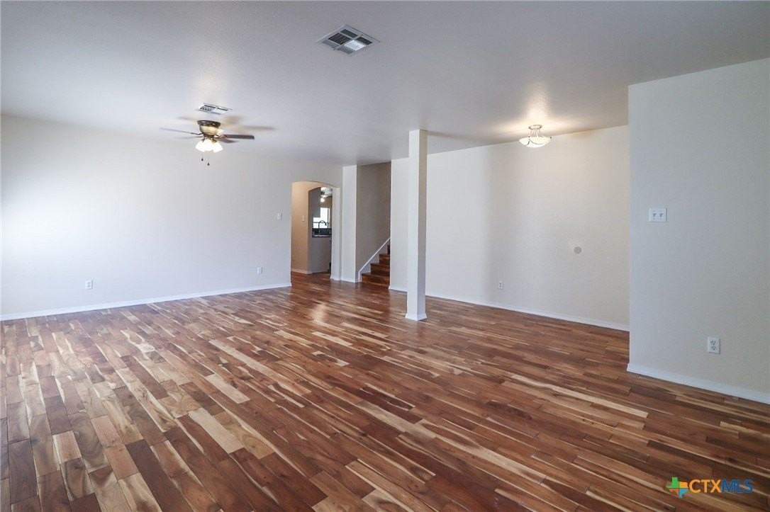 404 Jennifer Cir - Photo 5 of 40