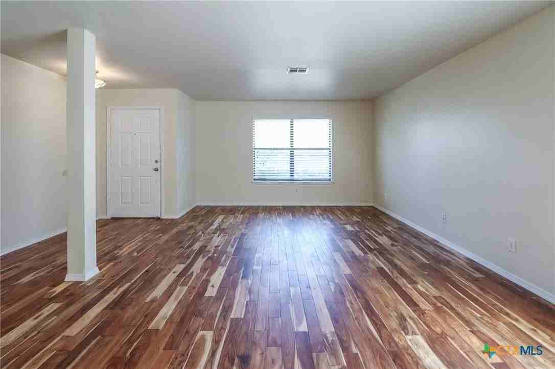 404 Jennifer Cir - Photo 7 of 40