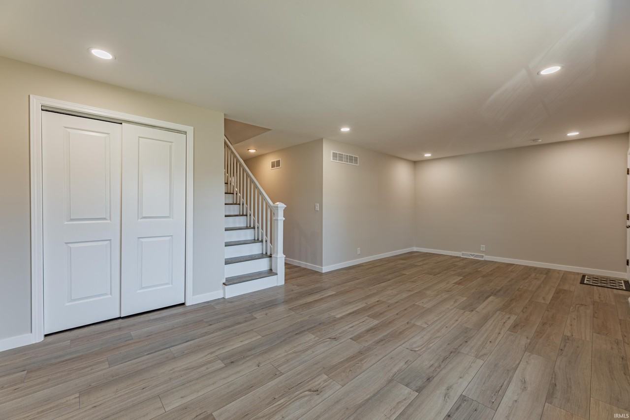 7127 Pinehurst Dr - Photo 4 of 28