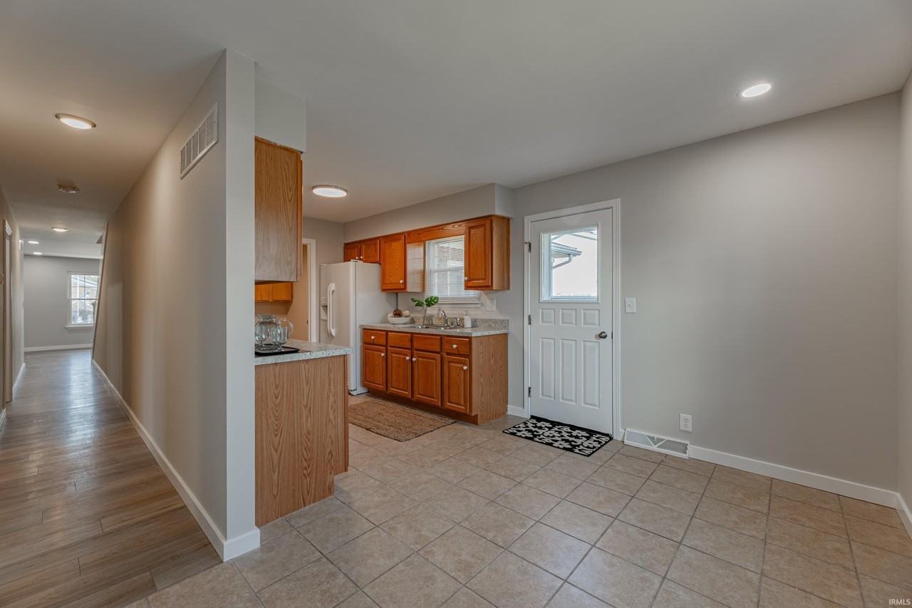 7127 Pinehurst Dr - Photo 5 of 28