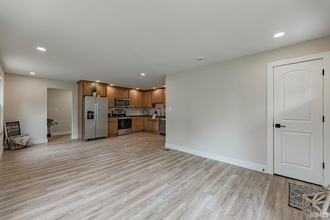 1628 E Blackford Ave - Photo 3 of 27