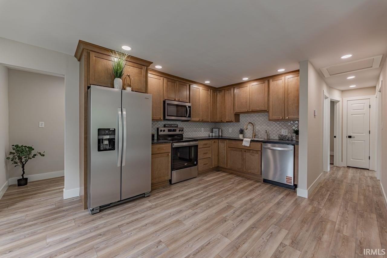 1628 E Blackford Ave - Photo 6 of 27