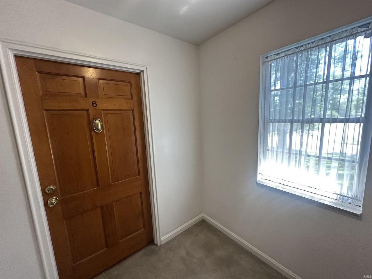 665 Saint Marys Dr #6 - Photo 3 of 9