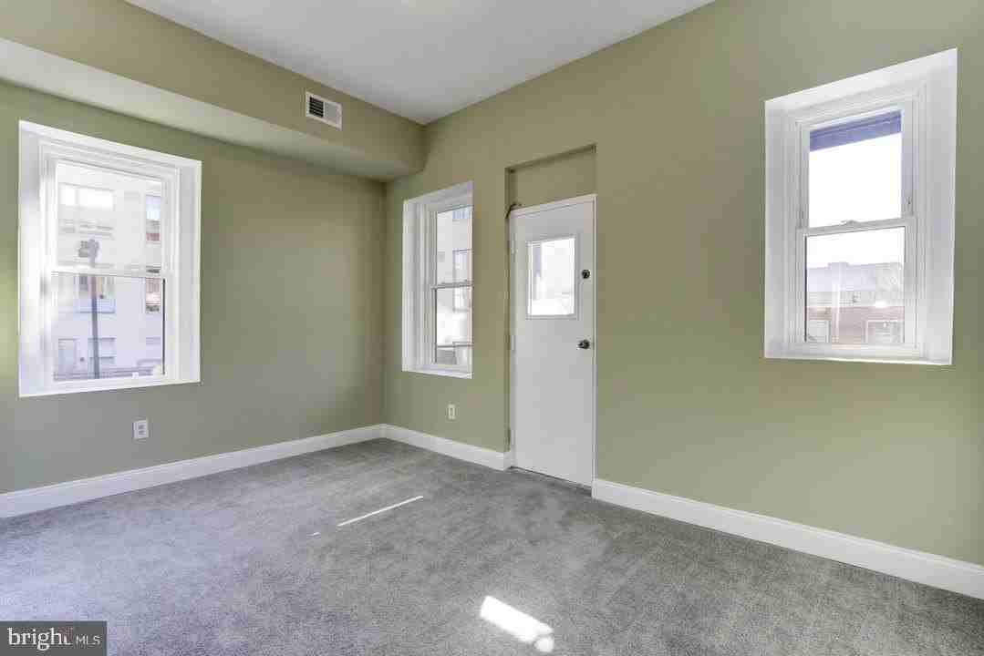 1416 Belmont St Nw #2 - Photo 6 of 14