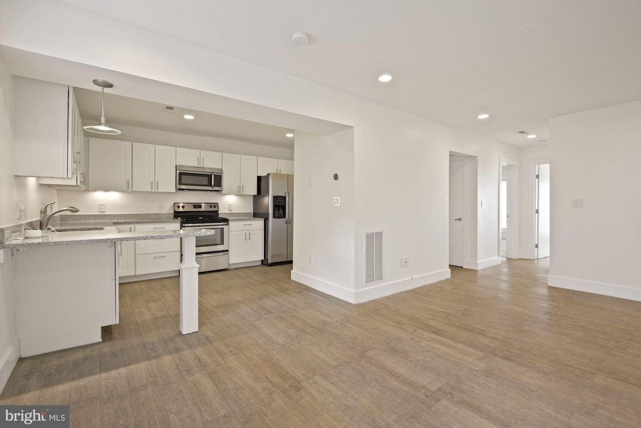 1355 Oak St Nw #2 - Photo 2 of 20