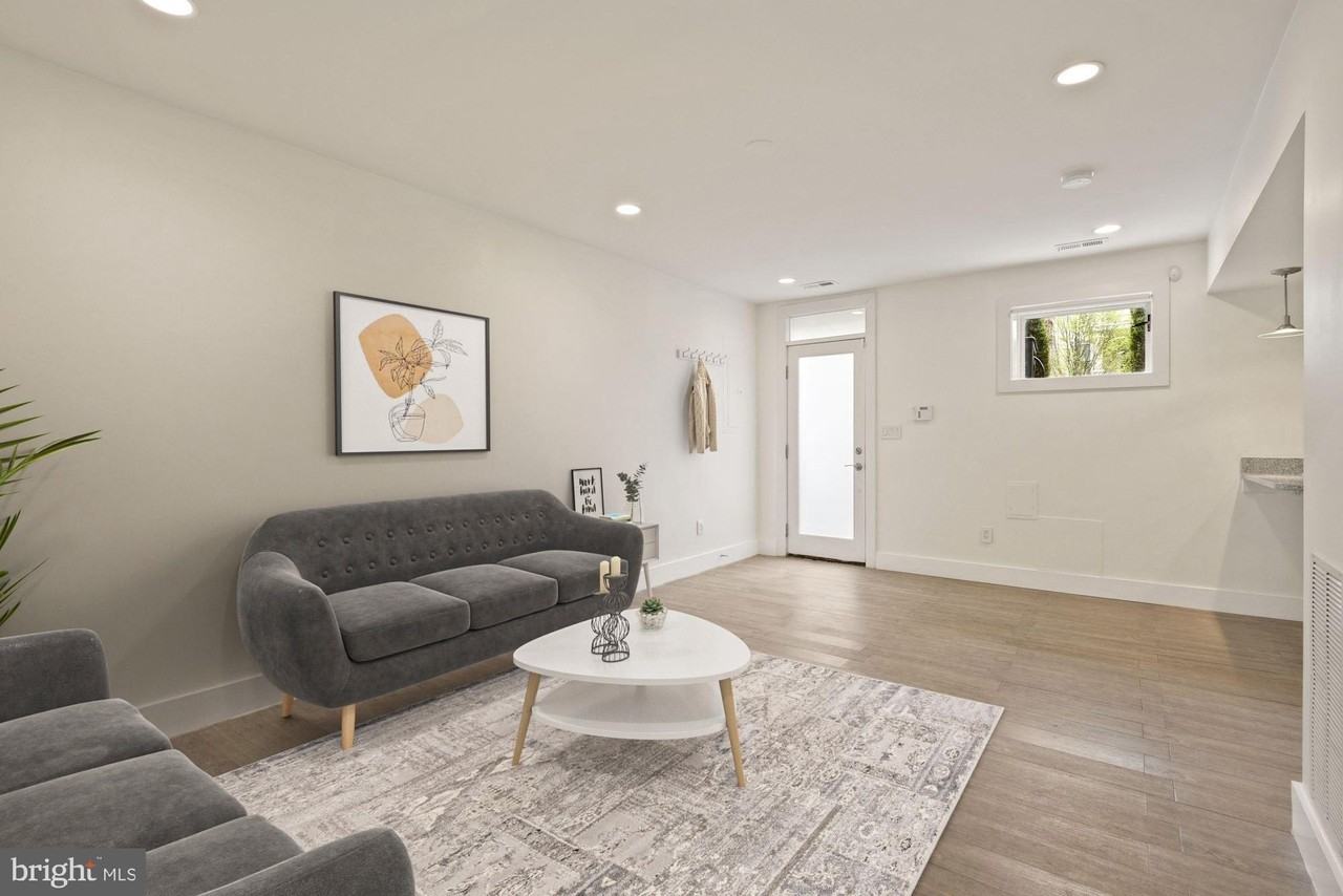 1355 Oak St Nw #2 - Photo 3 of 20