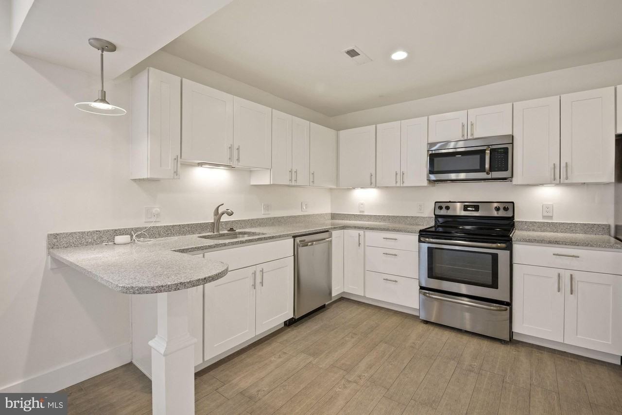 1355 Oak St Nw #2 - Photo 5 of 20