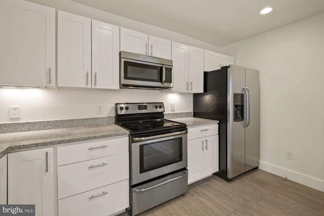 1355 Oak St Nw #2 - Photo 6 of 20