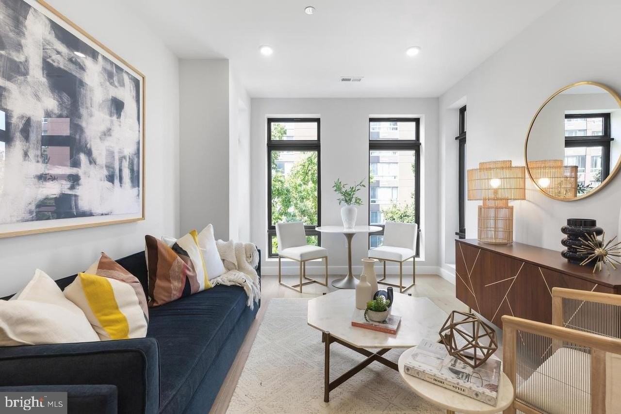 1208 M St Nw #41 - Photo 4 of 16