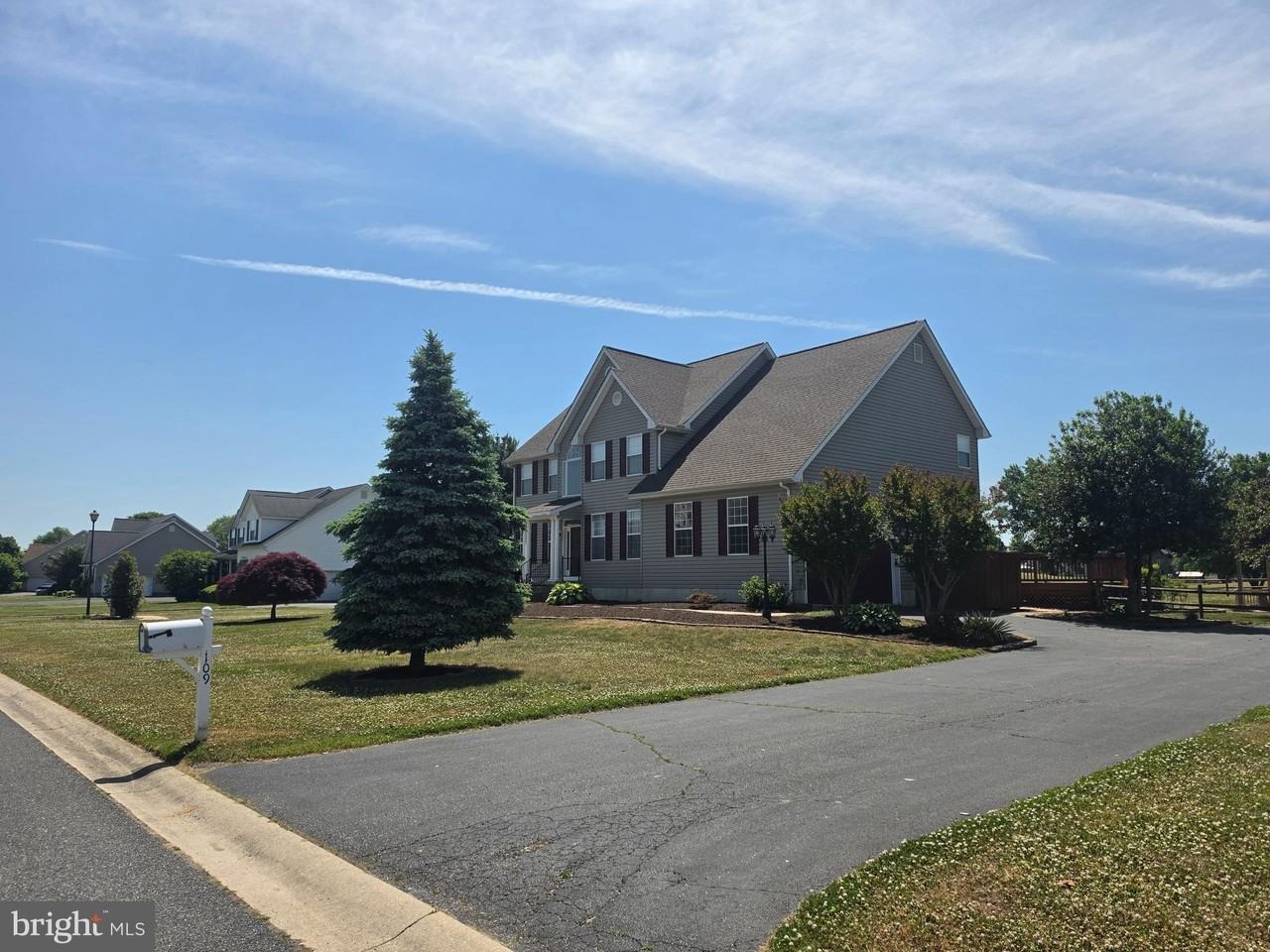 109 Masters Ln - Photo 2 of 50