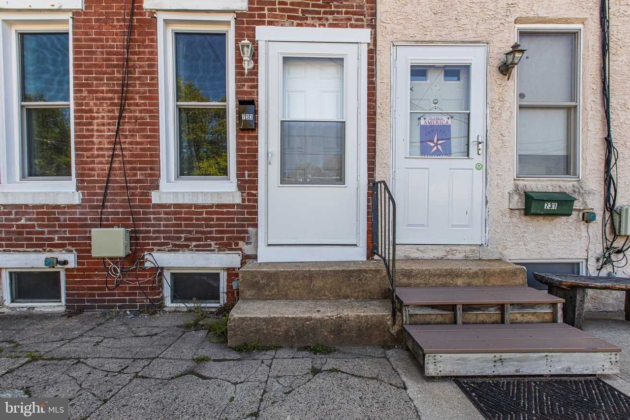 733 Center St - Photo 3 of 27