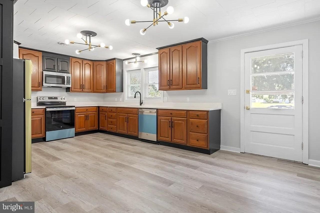 34132 Clay Rd - Photo 4 of 11