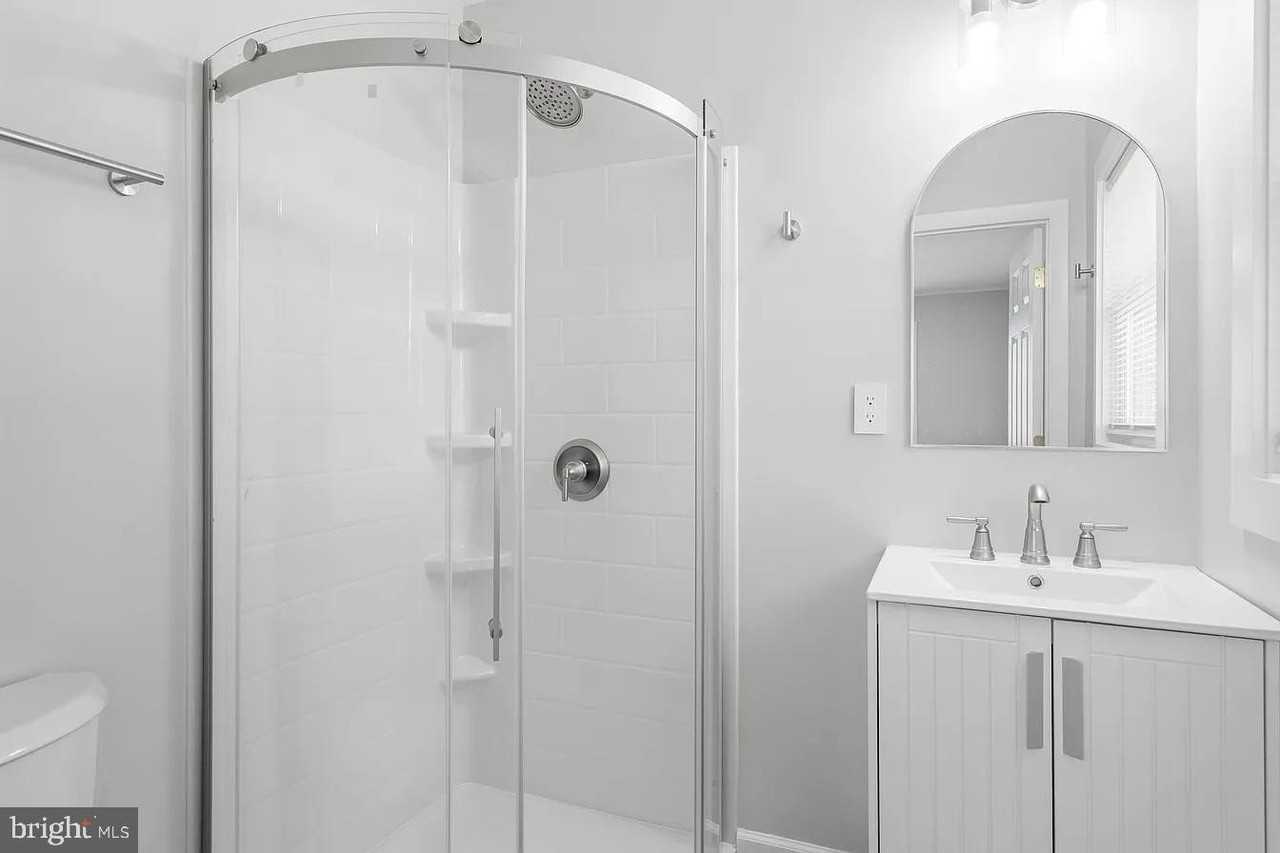 34132 Clay Rd - Photo 7 of 11