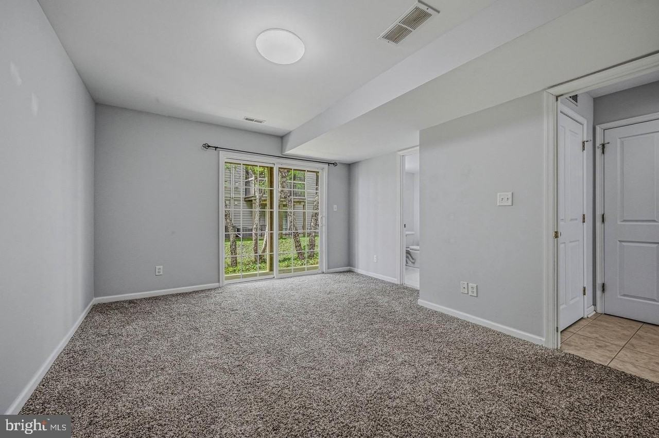 37264 Sea Coast Ct #13 - Photo 3 of 11