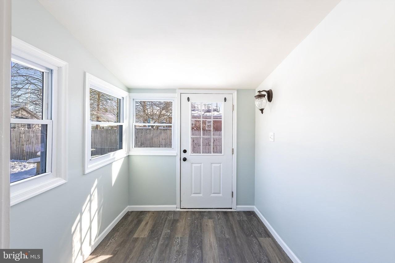 4828 Woods Wharf Rd - Photo 4 of 24