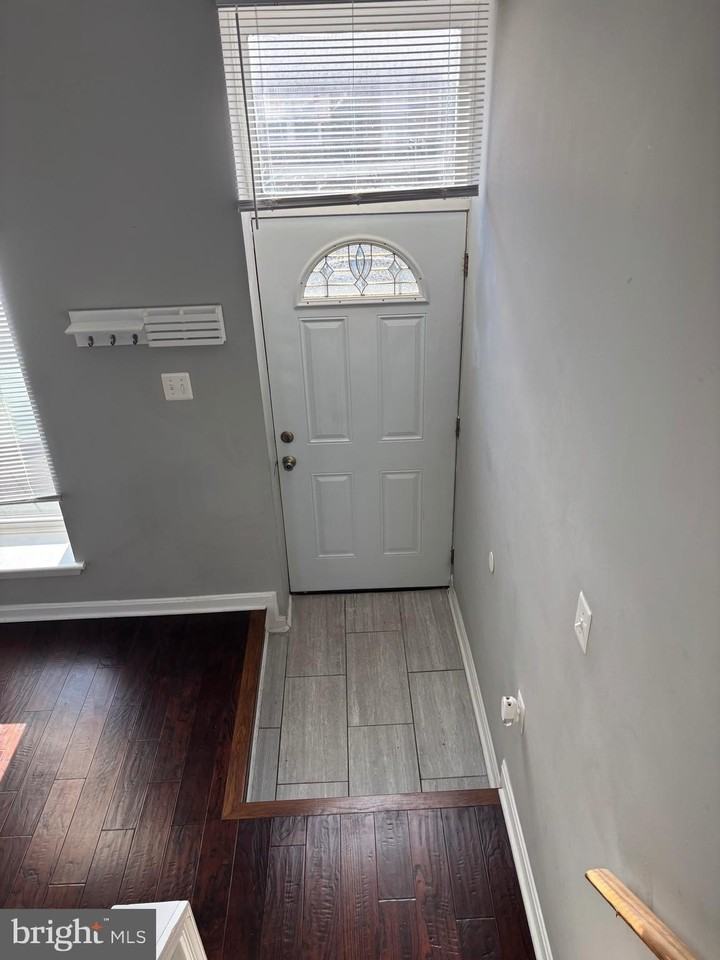 1612 W Lexington St - Photo 2 of 25