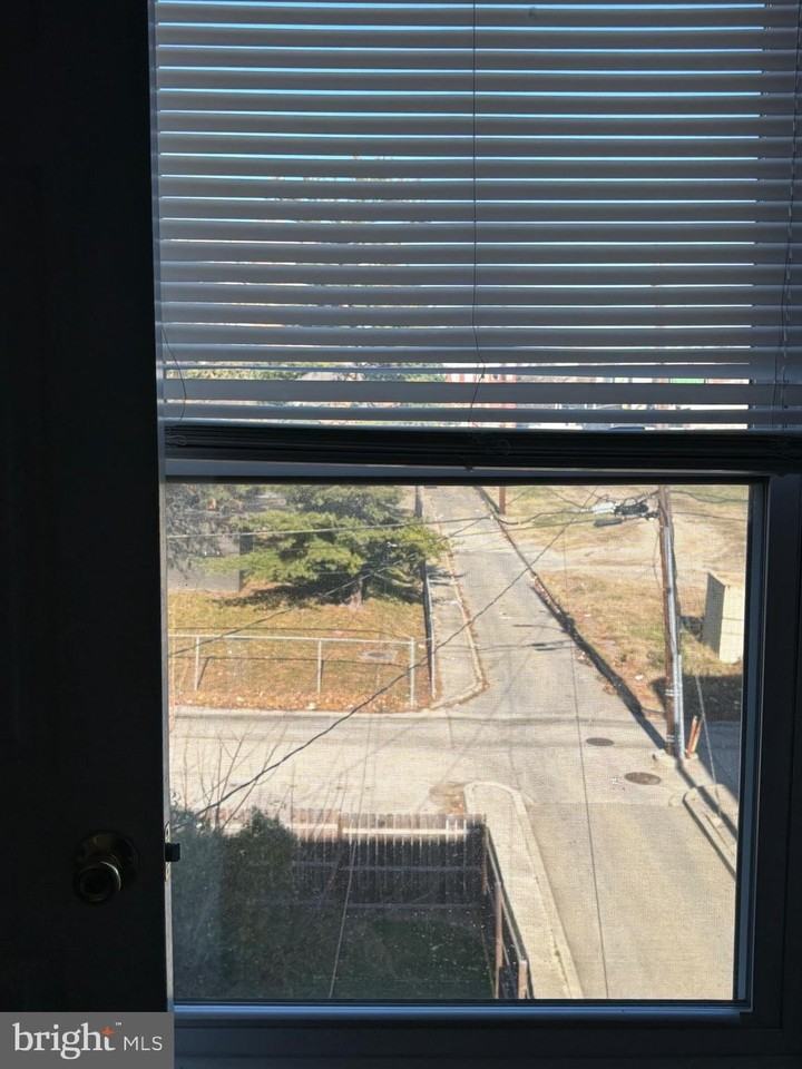 1612 W Lexington St - Photo 3 of 25