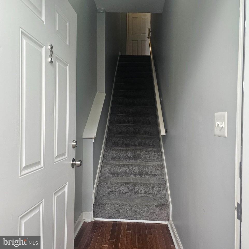 1912 W Baltimore St #2 - Photo 3 of 16