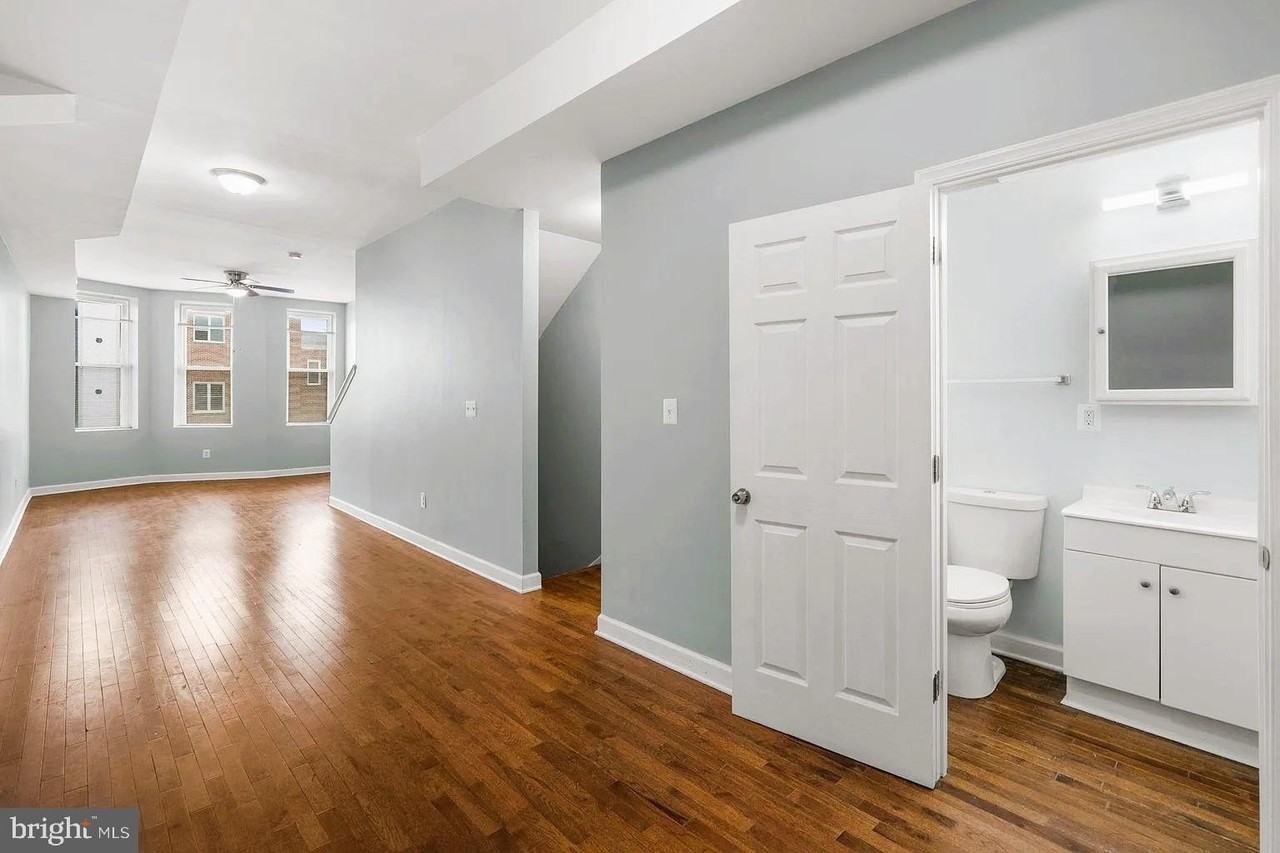 1912 W Baltimore St #2 - Photo 5 of 16