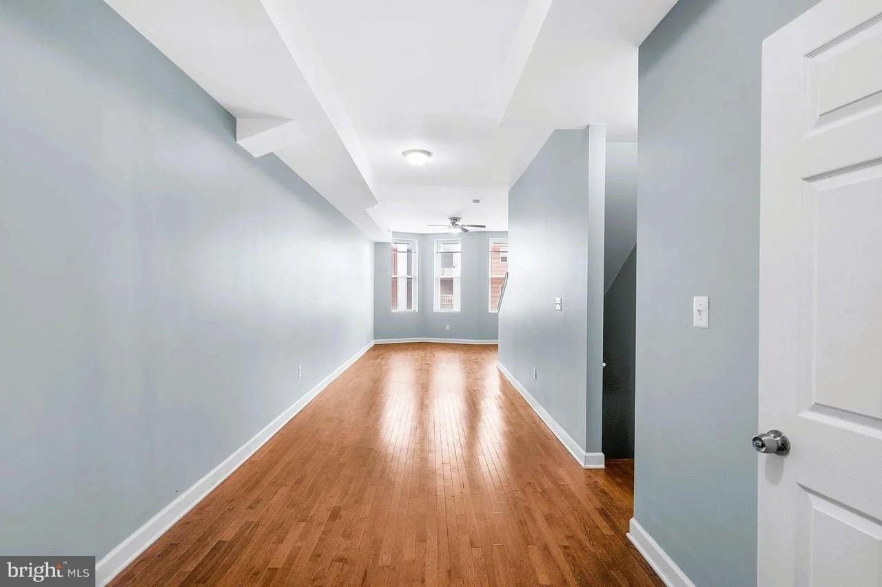 1912 W Baltimore St #2 - Photo 6 of 16