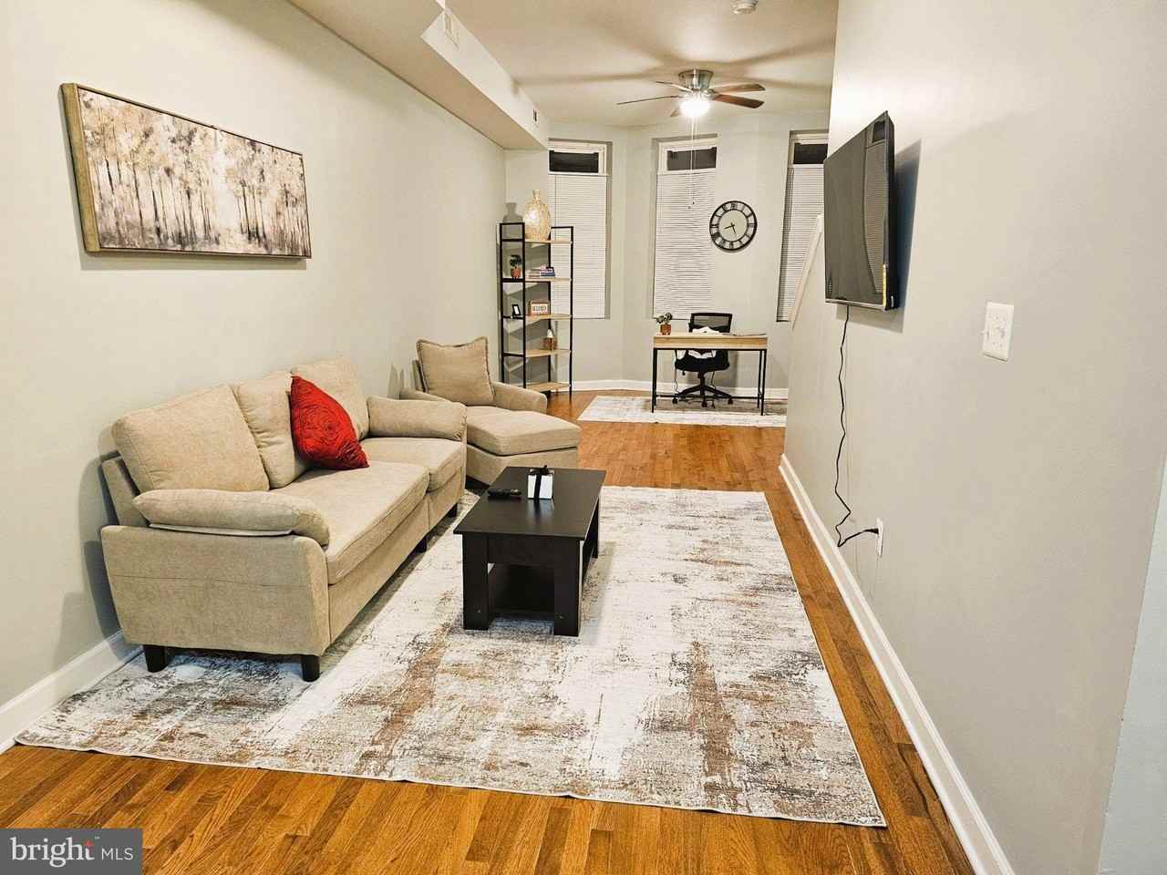 1912 W Baltimore St #2 - Photo 7 of 16