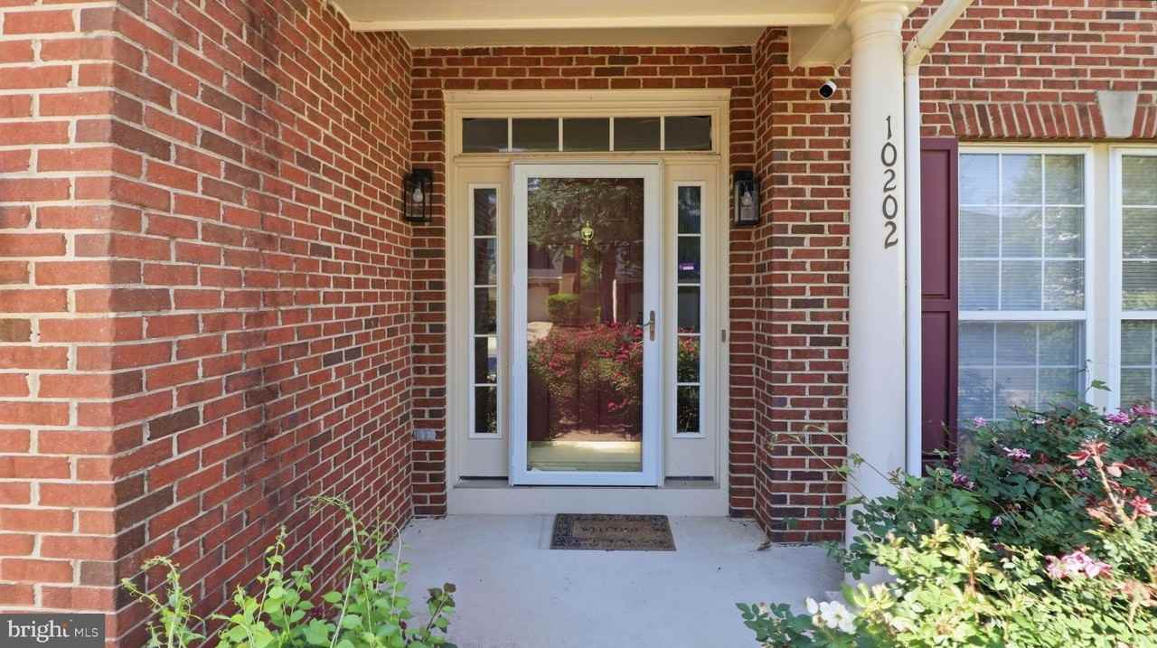 10202 Juniper Dr - Photo 4 of 50