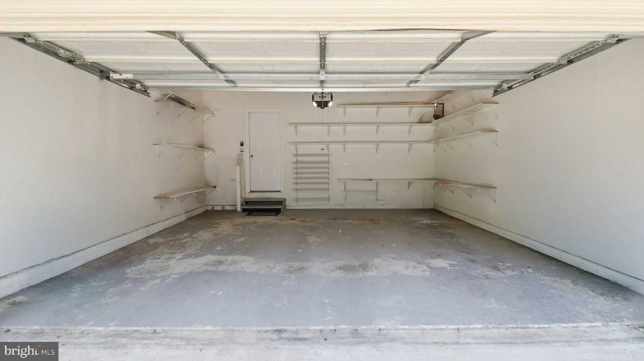 10202 Juniper Dr - Photo 6 of 50