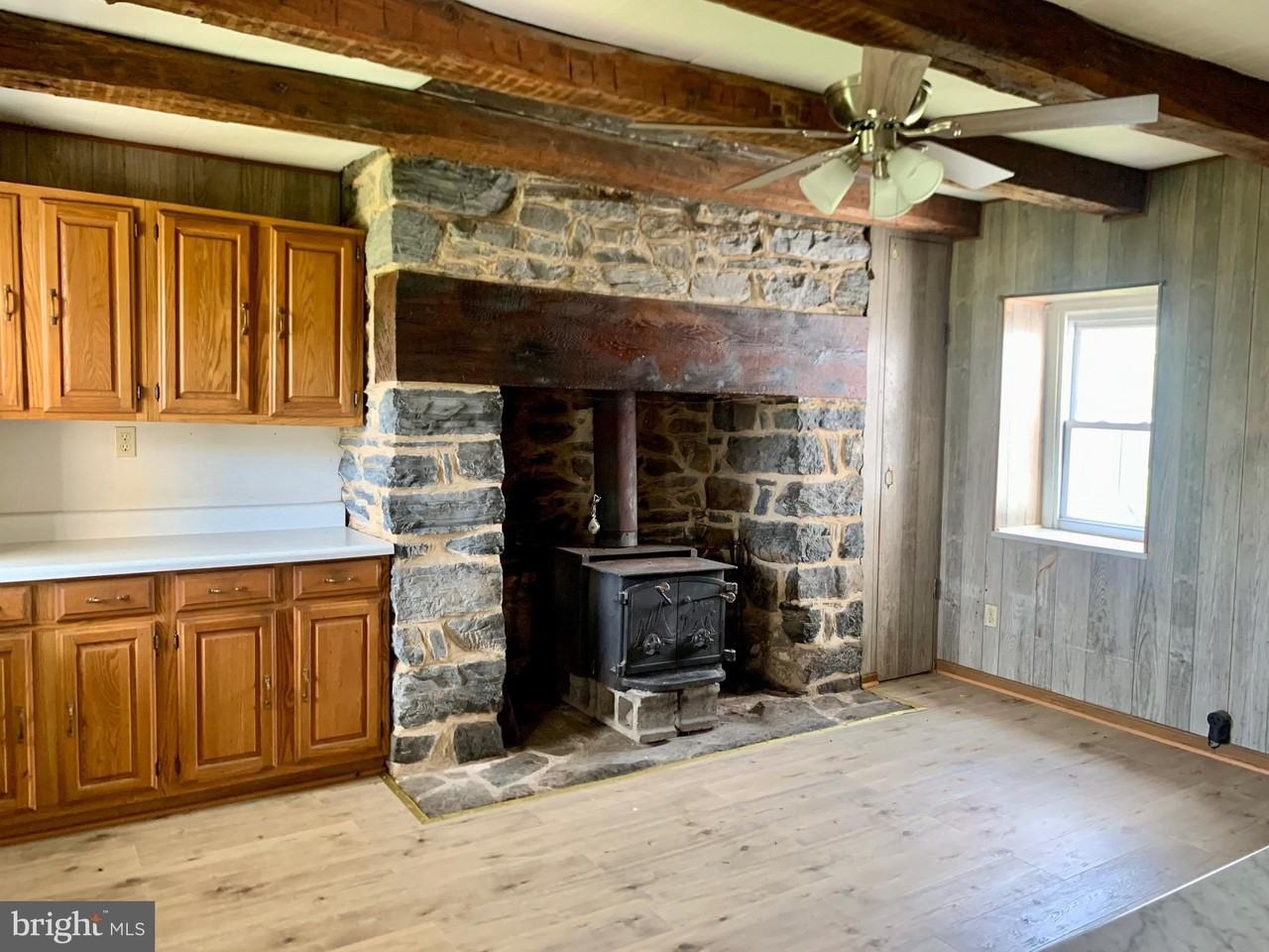7234 Tommytown Rd - Photo 7 of 37