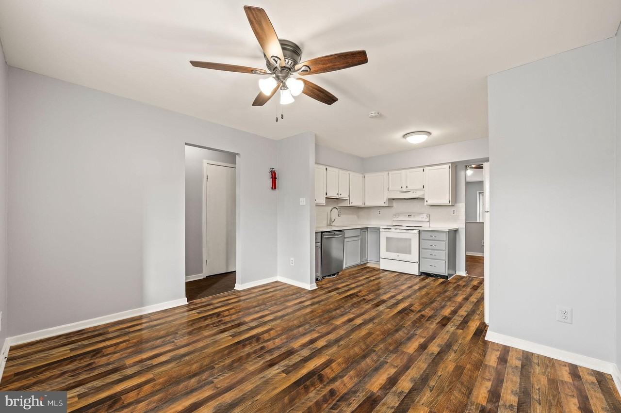 4204 Franklin Ct #4204 - Photo 3 of 23
