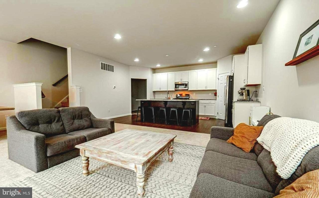 413 N Orchard St - Photo 2 of 14