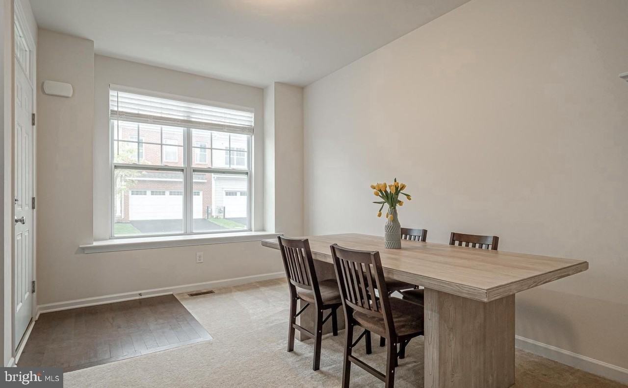 413 N Orchard St - Photo 6 of 14
