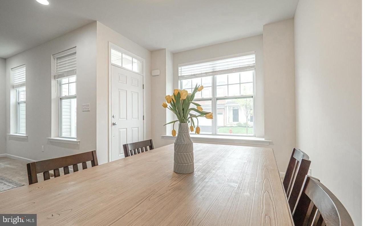 413 N Orchard St - Photo 7 of 14