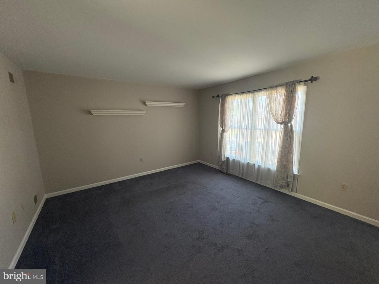 971 Monroe St - Photo 2 of 11