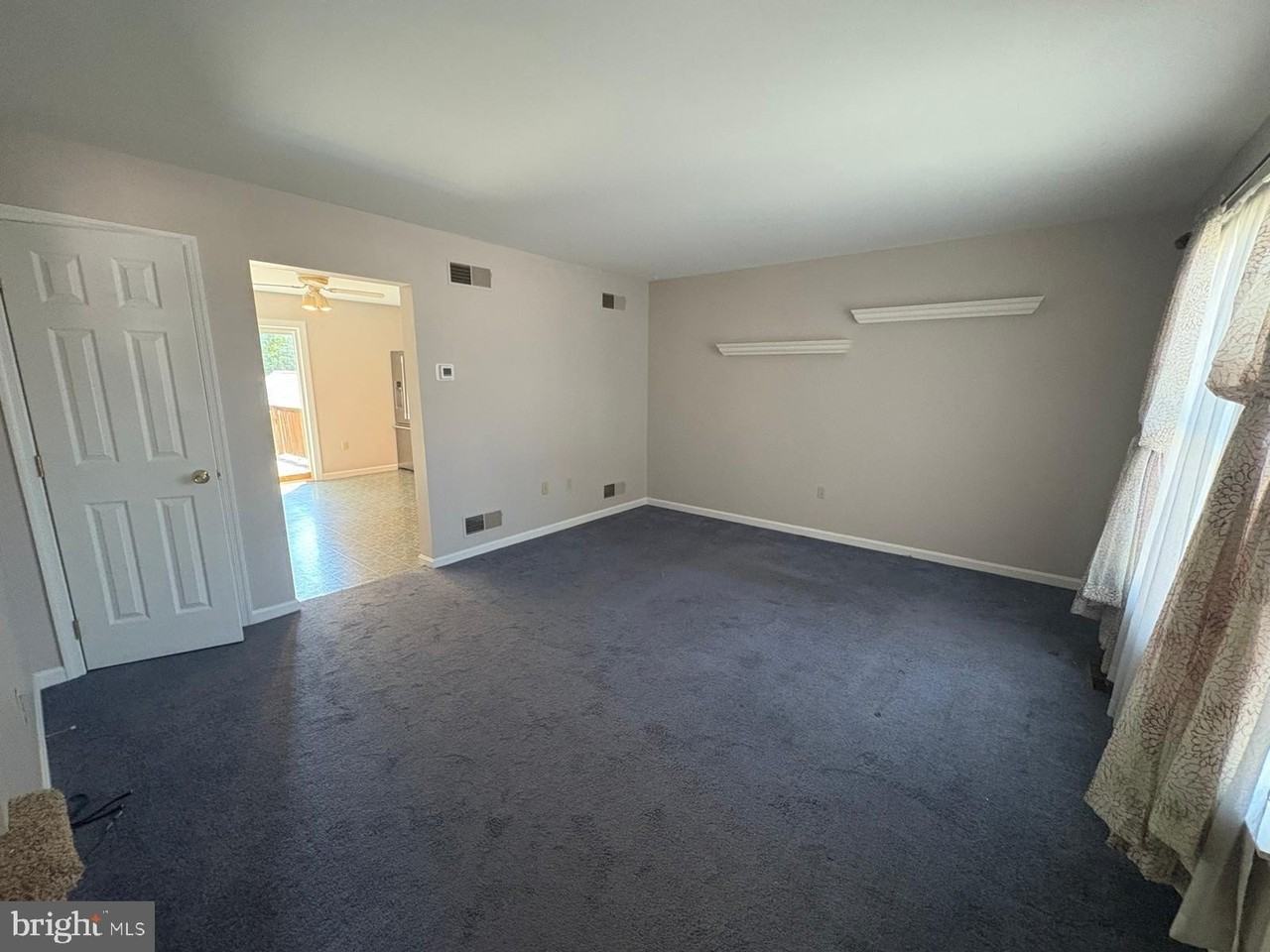 971 Monroe St - Photo 3 of 11