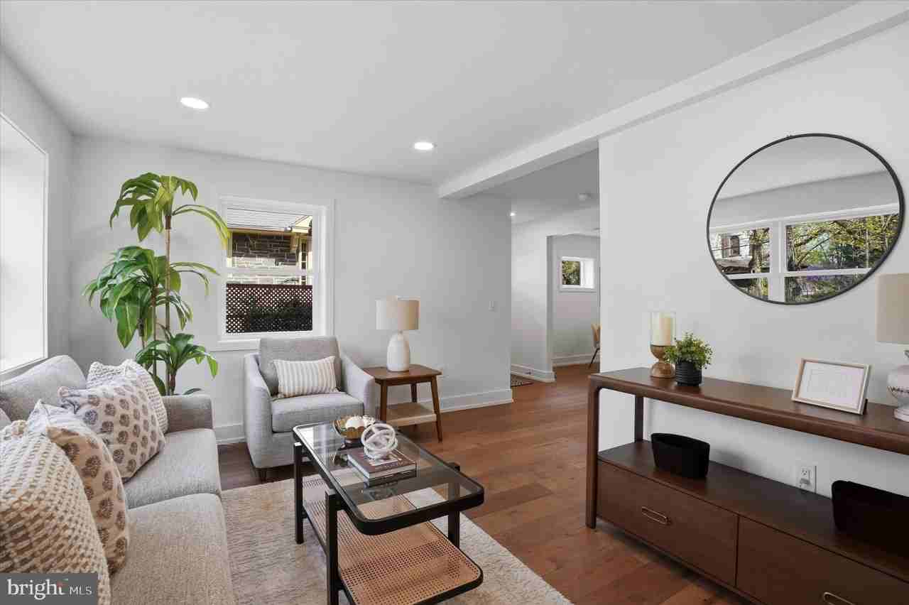 425 Grove Pl - Photo 7 of 35