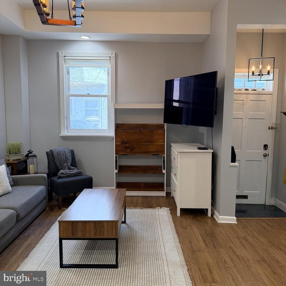 4406 Baker St - Photo 5 of 30