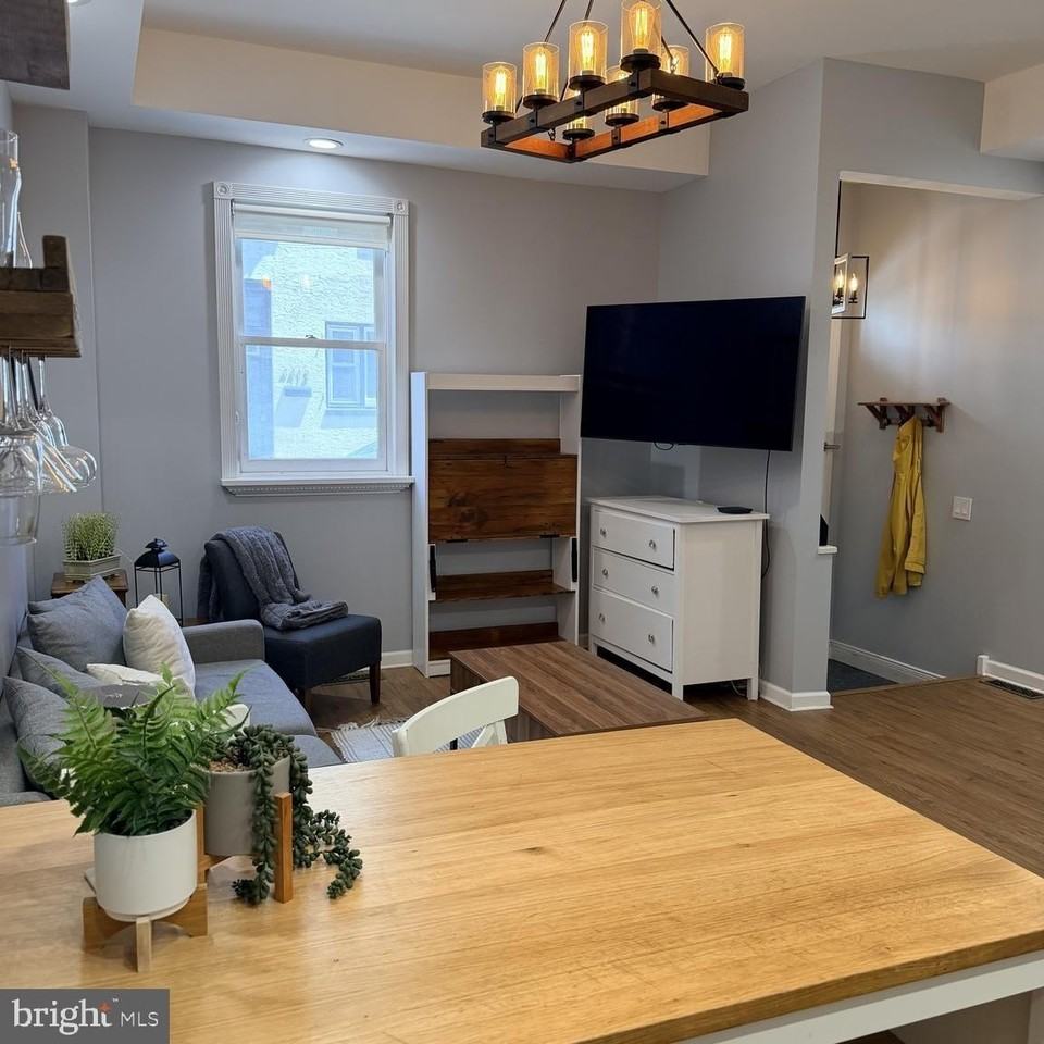 4406 Baker St - Photo 6 of 30