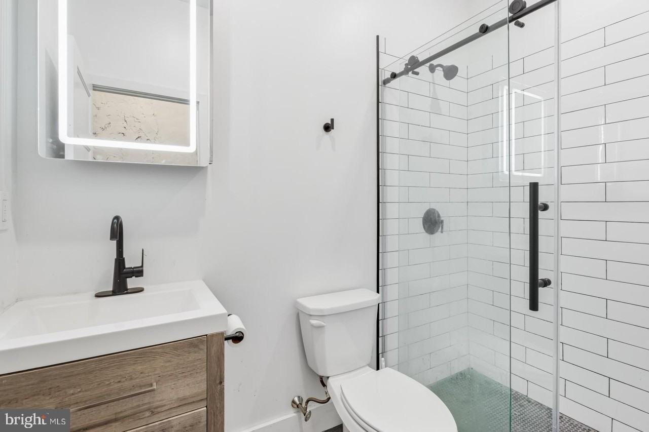 1153 N Front St #1R - Photo 5 of 28