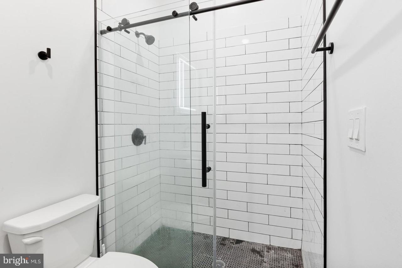 1153 N Front St #1R - Photo 6 of 28