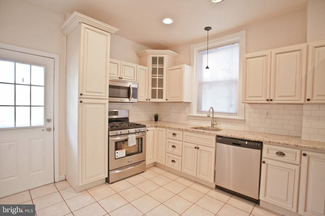 4205 Terrace St - Photo 7 of 30